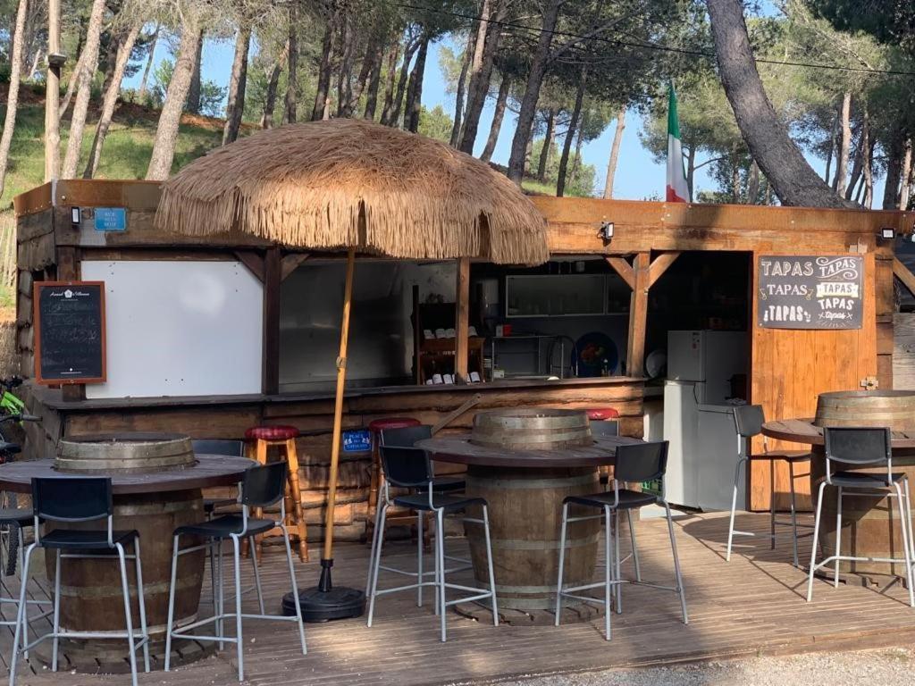 Camping Le Bois De Pins Salses-le-Chateau Kültér fotó