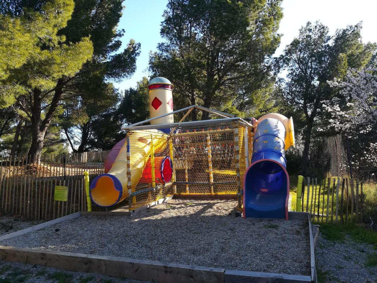 Camping Le Bois De Pins Salses-le-Chateau Kültér fotó